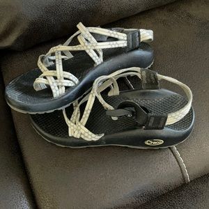 Women’s Chacos Size 8